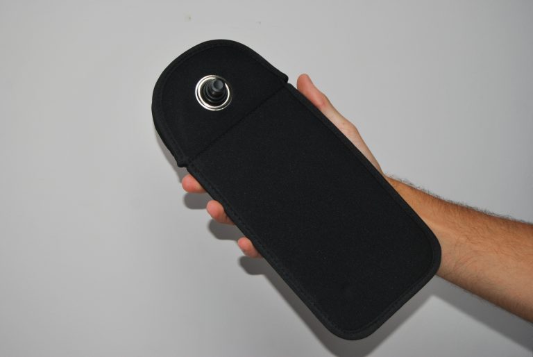 Hoozy hoes met magneetsluiting voor een productlaunch