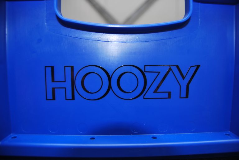 Bakken met Hoozy logo klaar voor een event