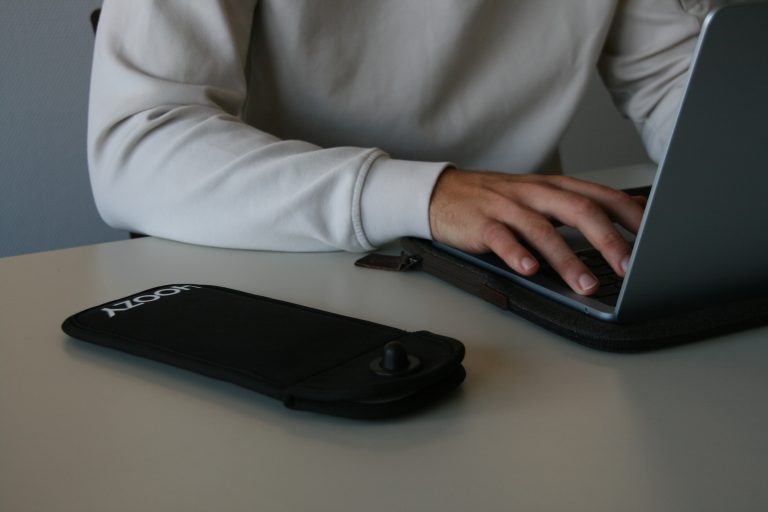 Afsluitbare Hoozy hoezen voor gebruik op school