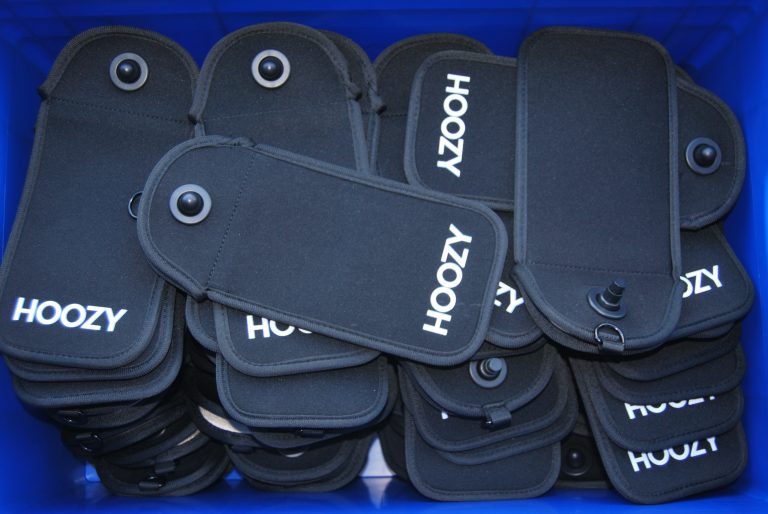 Bak vol Hoozy hoezen voor een hele school